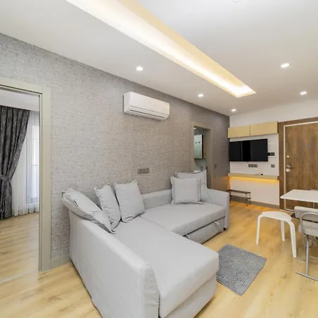 Chic Flat With Central Location In Muratpasa *